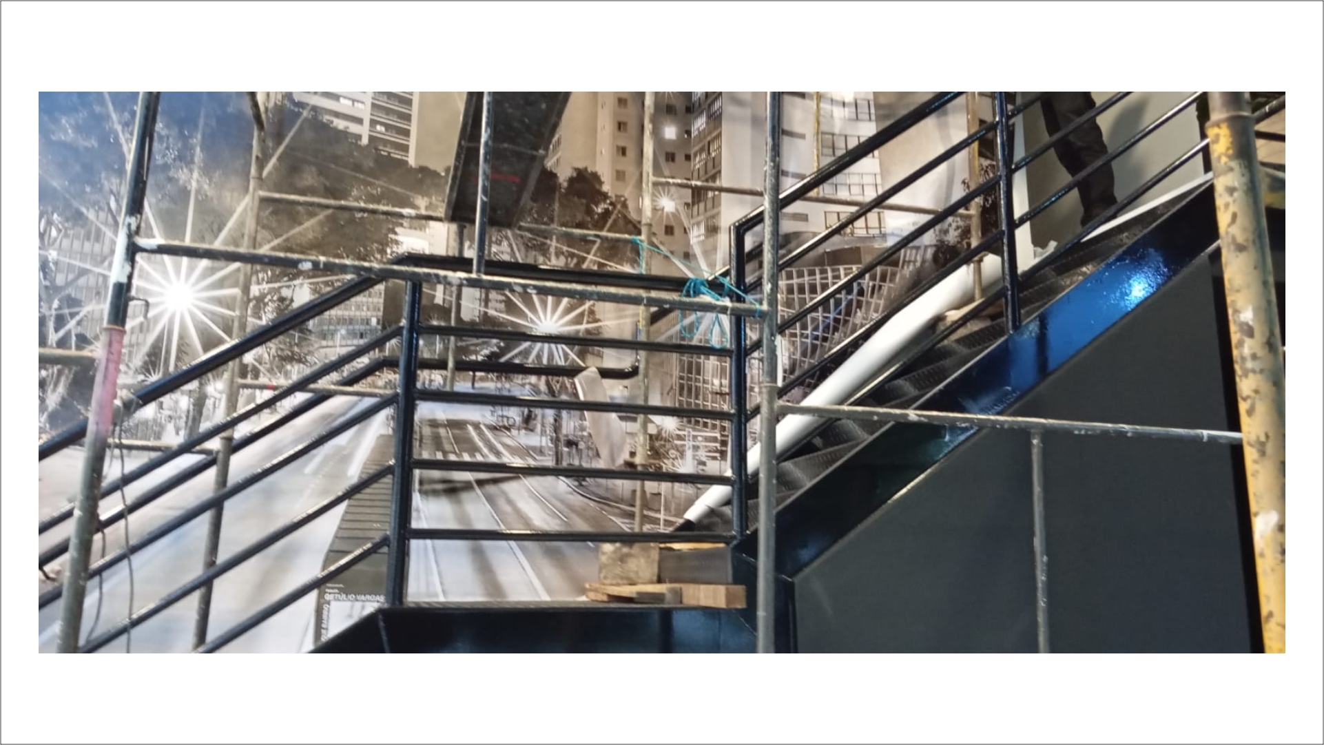 Adesivo grande formato